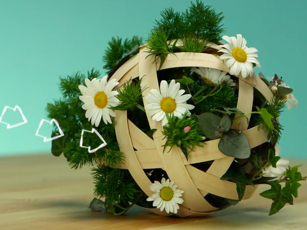 Come realizzare sfere in legno fiorite - CasaFacile