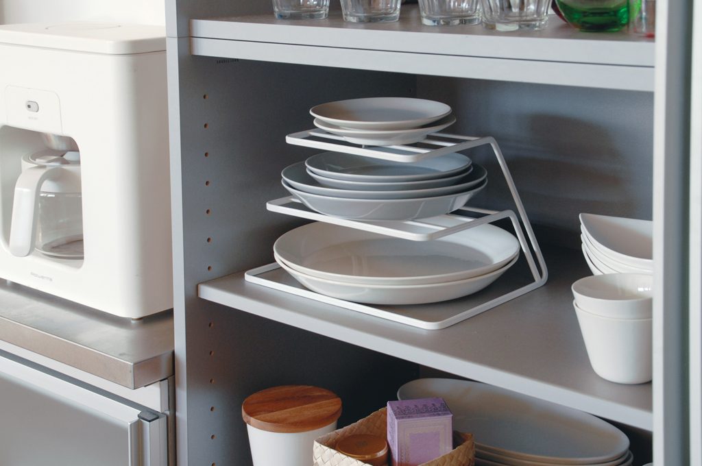 mDesign Set da 2 Mensole porta piatti impilabili per la cucina