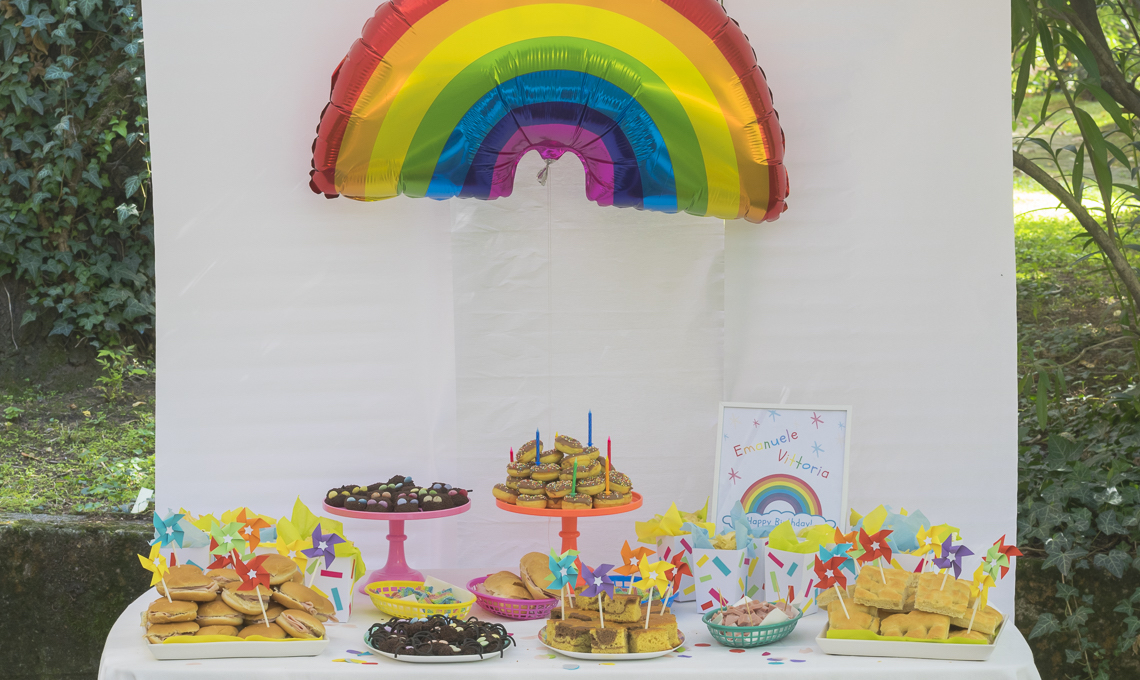 Decorazioni arcobaleno per la festa dei bambini - CasaFacile