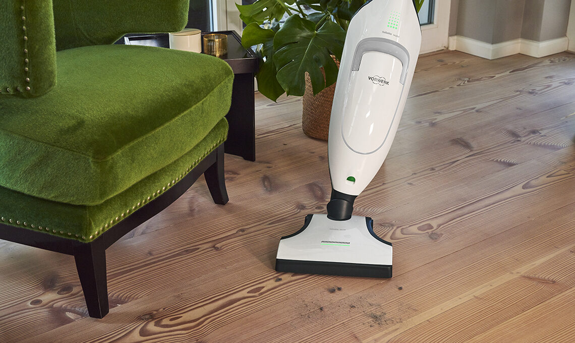 Igienizza pavimenti e tappeti con la spazzola elettrica multifunzionale  Folletto EB420 S - CasaFacile
