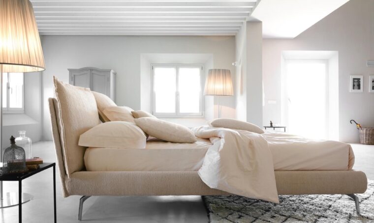 3 stili intorno al letto: francese, chic o effetto loft?